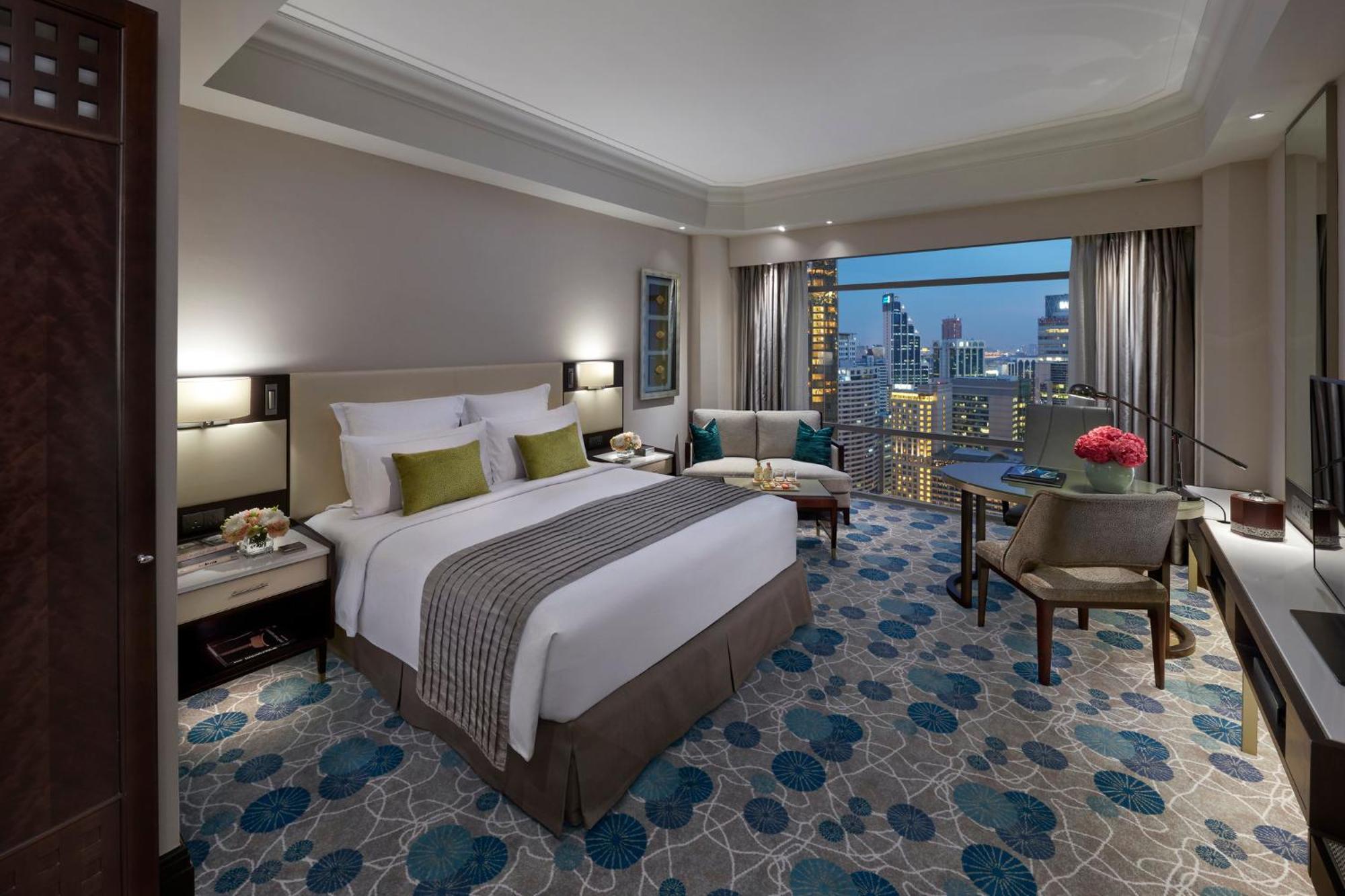 Deluxe King Room with City View